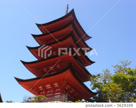 Itsukushima Shrine five-storied pag Itsukushima Shrine five-storied pag 5629109