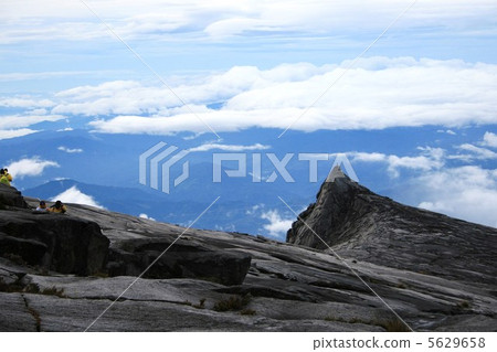 京那巴魯南峰3922米 5629658