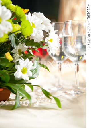 Table decor with flowers 5630554