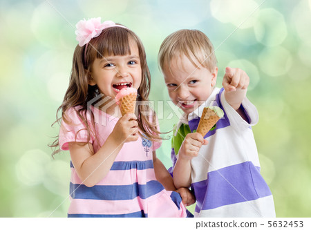 Children with icecream cone outdoor 5632453