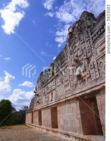 Uxmal 8 5633083