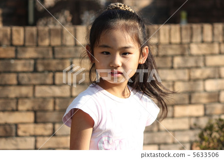 馬尾辮女孩 馬尾辮女孩 5633506