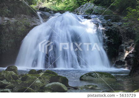 Immovable waterfall 5633729