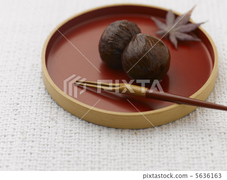 Boiled astringent skin of chestnut 5636163