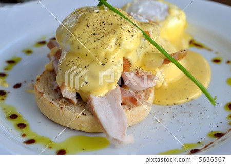 Eggs Benedict 5636567