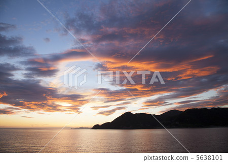 Takeno海岸的黎明 5638101