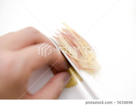 Shredded ginger 5638696