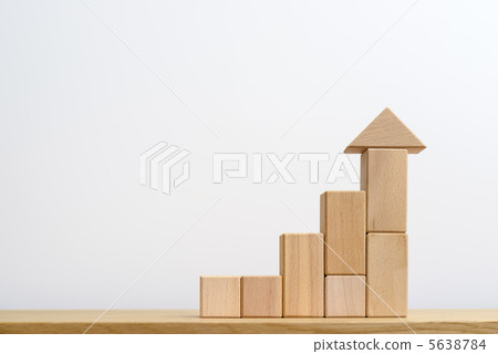 Arrow of blocks Arrow of blocks 5638784