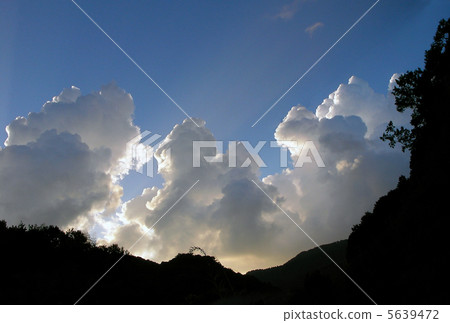Dusk of early autumn 5639472