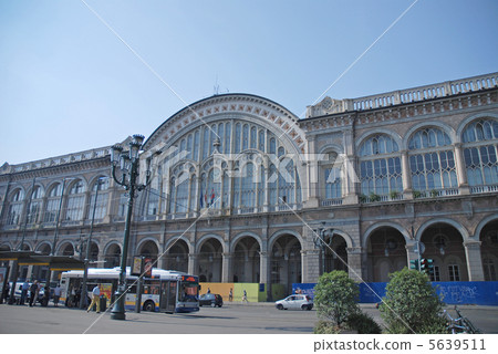 Front of Turin Porta Nuova Station 5639511