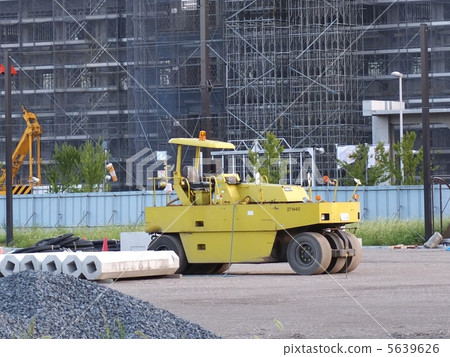 大型建築工地壓路機 大型建築工地壓路機 5639626