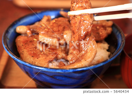 帶廣特產“豬肉碗” 帶廣特產“豬肉碗” 5640434