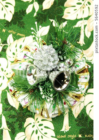 Christmas image · Silver bell and pine ornaments (large) · green cloth back vertical position Christmas image · Silver bell and pine ornaments (large) · green cloth back vertical position 5640592