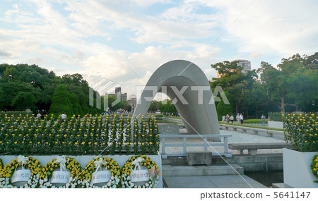 在廣島和原子彈圓頂廣島,原子彈圓頂的原子彈紀念館 在廣島和原子彈圓頂廣島,原子彈圓頂的原子彈紀念館 5641147