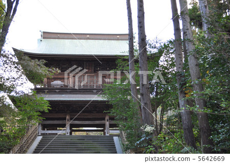 Kamakura Era-ji temple gate 5642669