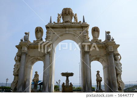 Italian Arc de Triomphe in Italy Naples 5644777