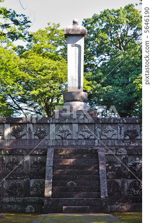 高岡步行·前田利紀墓地 5646190