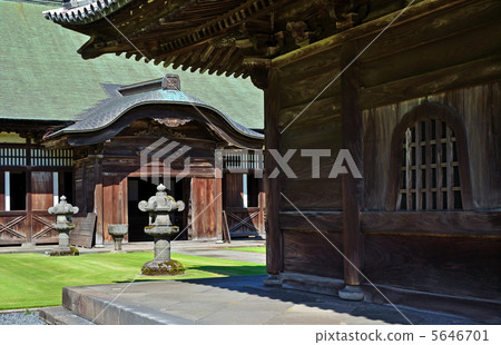 高岡步行·Zuiyuji寺和佛寺 高岡步行·Zuiyuji寺和佛寺 5646701