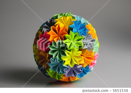 Origami kusudama rainbow 5651538