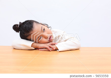 一個女孩 5653350