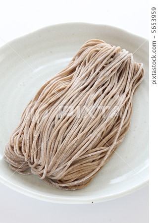 Raw soba 5653959