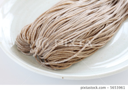 Raw soba 5653961