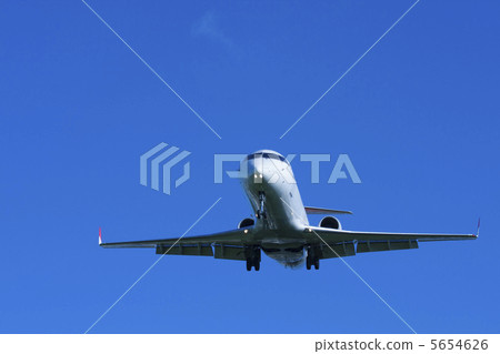 Jet passenger plane 5654626