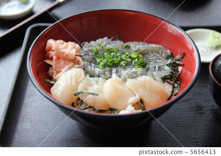 Shirasu bowl with scallops Shirasu bowl with scallops 5656413