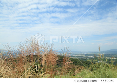 Wakakusa mountain early fall 5659060