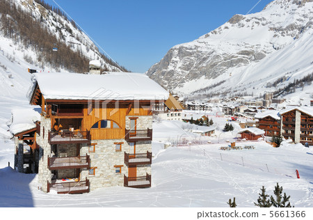 Mountain ski resort 5661366