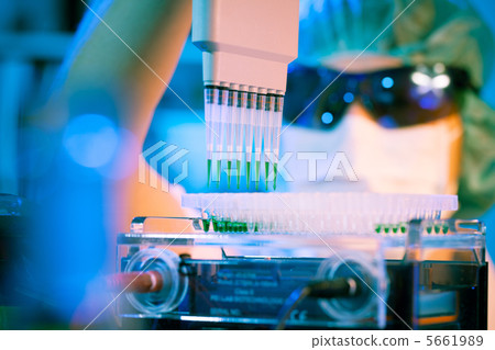 Takes samples multi pipette Takes samples multi pipette 5661989