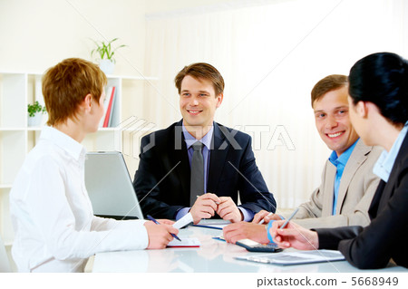 Business briefing 5668949