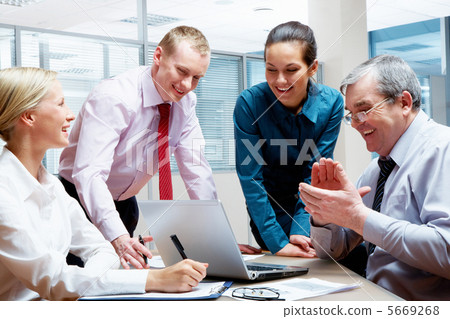 In the office 5669268