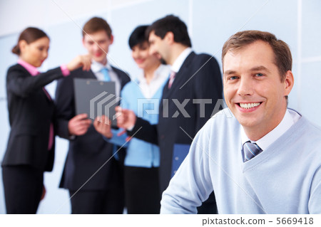 Leader of group 5669418