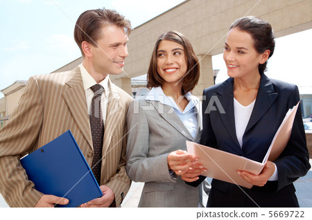 Specialists Specialists 5669722