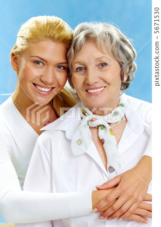Loving daughter Loving daughter 5671530