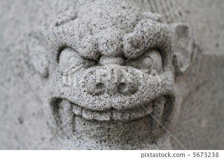 Stone statue 5673238