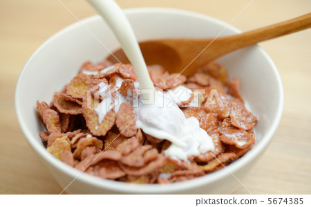 Serial and milk and spoon Serial and milk and spoon 5674385