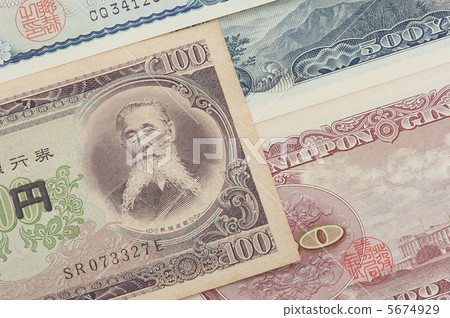 Old bill 100-yen bill 5674929