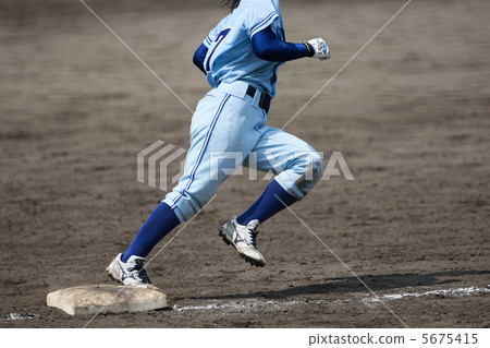 Women's baseball 5675415