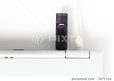 筆記本電腦和USB存儲器 5675528