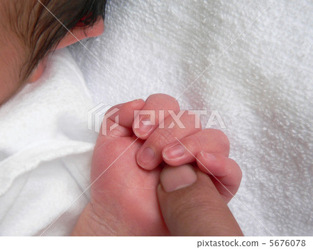 嬰兒手 5676078