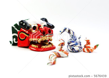 新年賀卡2013·蛇家族和獅子頭白背·水平位置明信片對比 新年賀卡2013·蛇家族和獅子頭白背·水平位置明信片對比 5676439