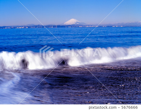 千葉縣富士山的風景·富津市“白浪和富士山” 5676666