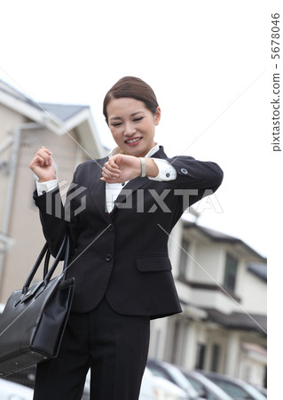 Sales Woman 5678046