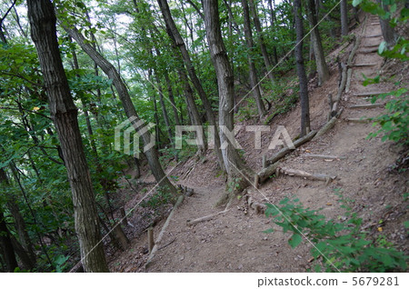 Mountain road Mountain road 5679281