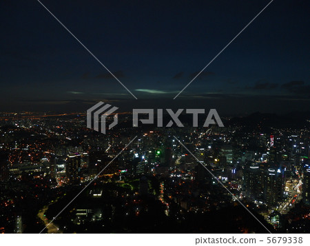 從首爾塔的夜景 從首爾塔的夜景 5679338