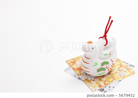 Zodiac / year (snake) 5679452