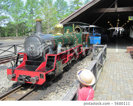 Rainbow town steam locomotive 5680111