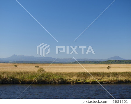 釧路在秋天停泊 5681501